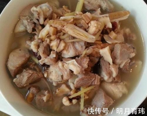羊汤|炖羊肉时千万不要乱放,放了它又膻又腥还不鲜,一锅羊肉白炖了