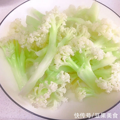 菜花|这道番茄木耳炒菜花，汤汁都要舔干净