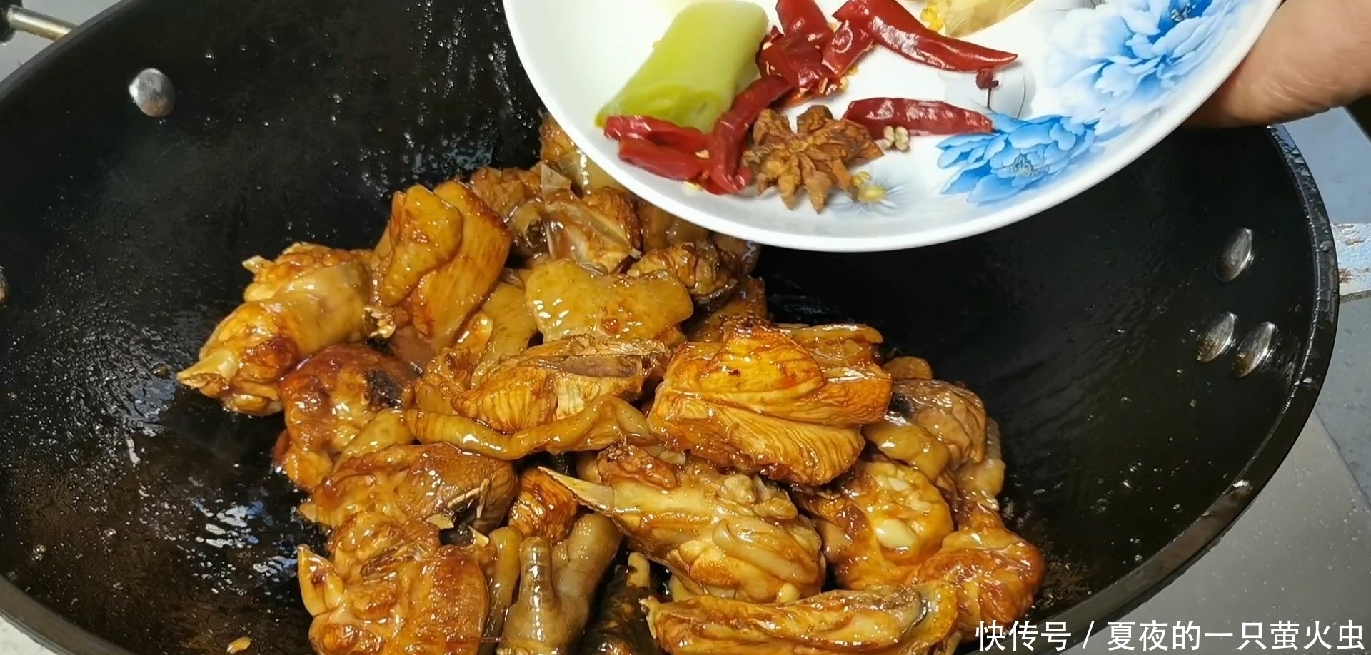 红烧鸡块最好吃的做法,学会这一招,色泽红亮,鸡肉鲜香又入味