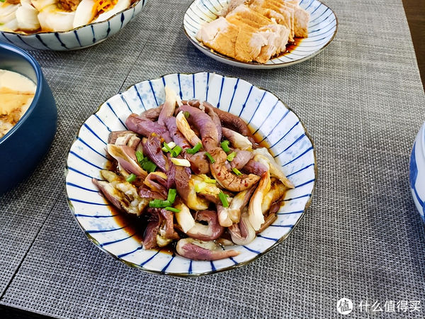 妈妈|做个懒妈妈，4个蒸菜一起出，鲜美又省事儿，成本不到20元