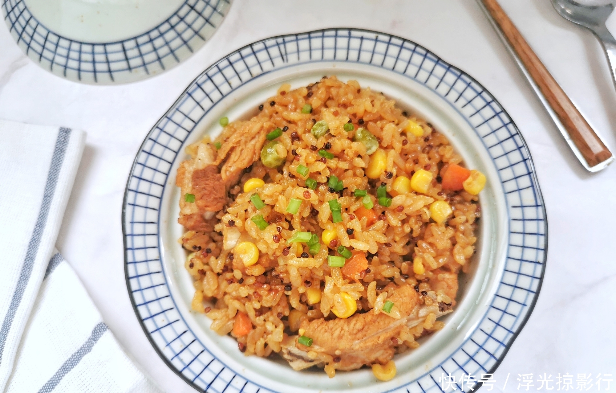 懒人|简单易做的懒人焖饭,饭、菜、肉一锅出,省事好吃,比叫外卖都快