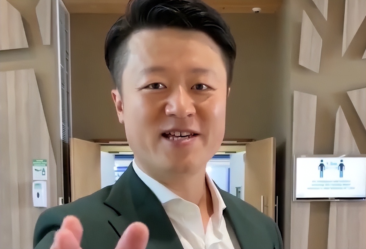 非洲王思聪王垚生活奢靡4个世界名模给他当助理他凭啥