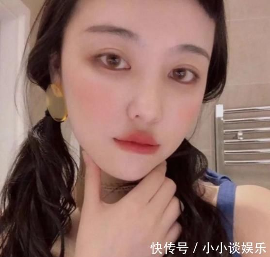 女生脸上有这“3特点”,别再“披头散发”了,扎起来校花哭了