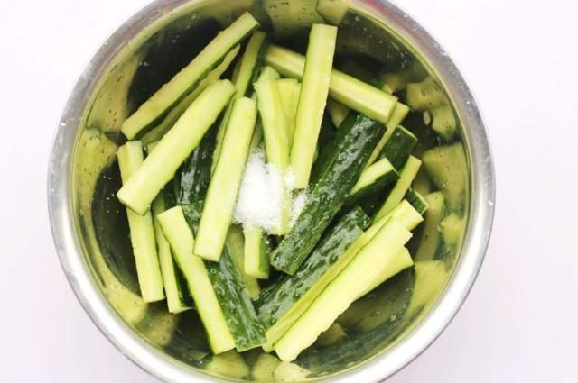 入味|做腌黄瓜,不要直接加盐腌多做1步,脆爽又入味,做1次吃3个月