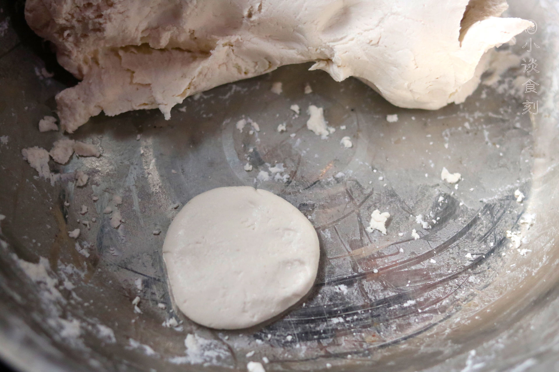 试试|包子馒头吃腻了,不妨试试这饼,外表金黄酥脆,大人小孩个个爱