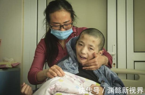 植物人|儿子被罕见病毒感染，几个月时间形同植物人，妈妈是我对不起他