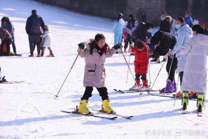 北京冬奥会|冬奥会点燃“冰雪热潮”！济南南部山区滑雪场人气旺