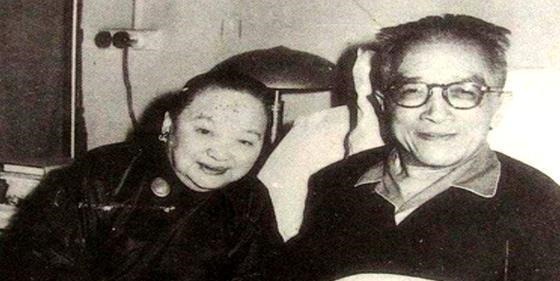 胡适最后的日子心脏病猝死,蒋介石送挽联寓意重重!