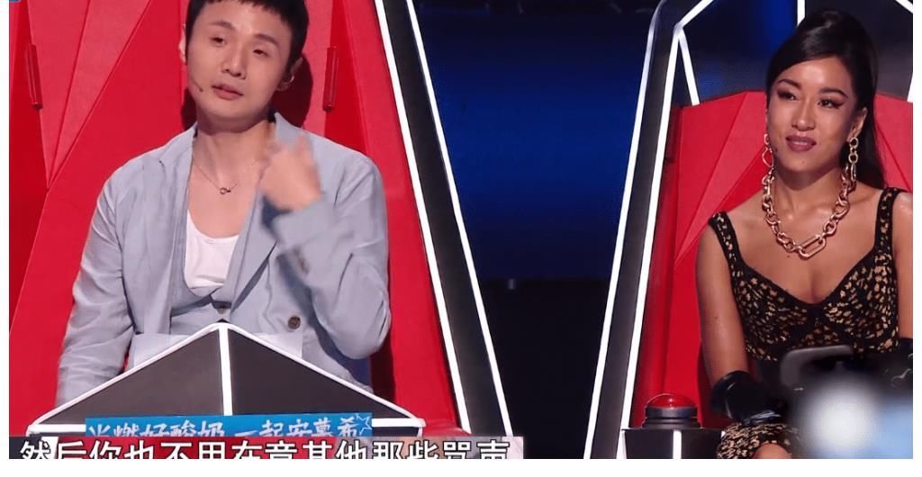 王靖雯舞台表现紧张,李荣浩却力保她晋级,吉克隽逸给出解释