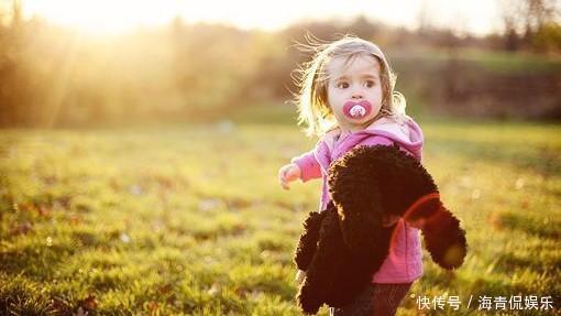 老婆|孩子穿别人送的旧衣服,其实是有好处的,家长可别碍于面子不接受