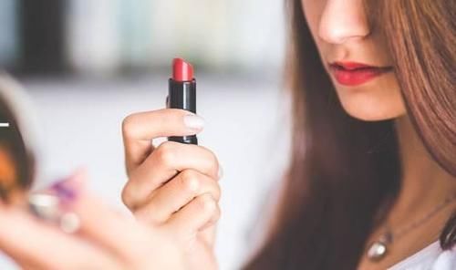 女人这样化妆年轻10岁！你还不知道？