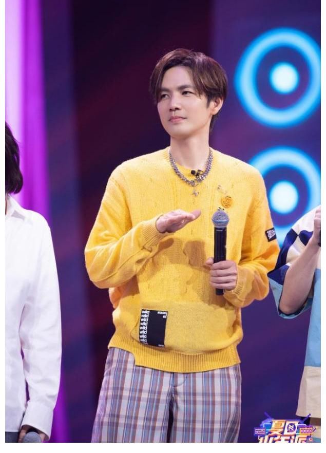 張真源|全新綜藝《夏日少年派》開播，經典游戲“火線沖擊”重現屏幕