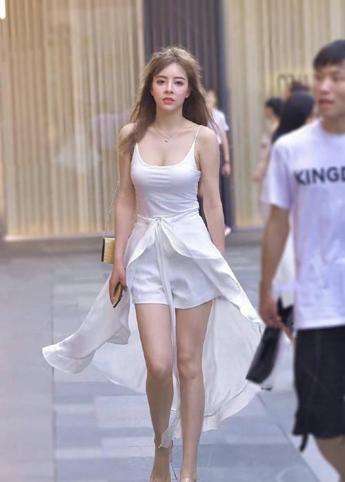 仙女|吊带装搭配热裤轻松秀身材,让你美成仙女