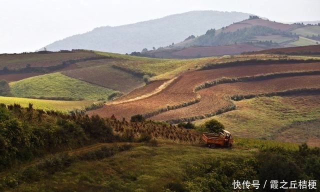 神奇的土地，浓烈的色彩，完美的线条，东川红土地