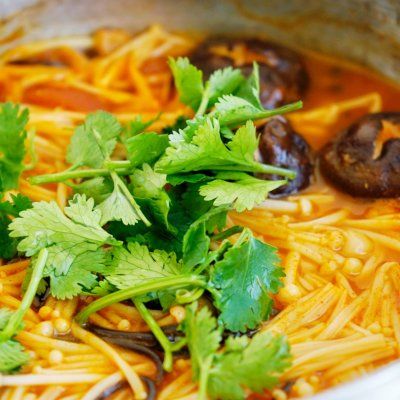 香辣鲜菇蕨根粉｜热气腾腾幸福感