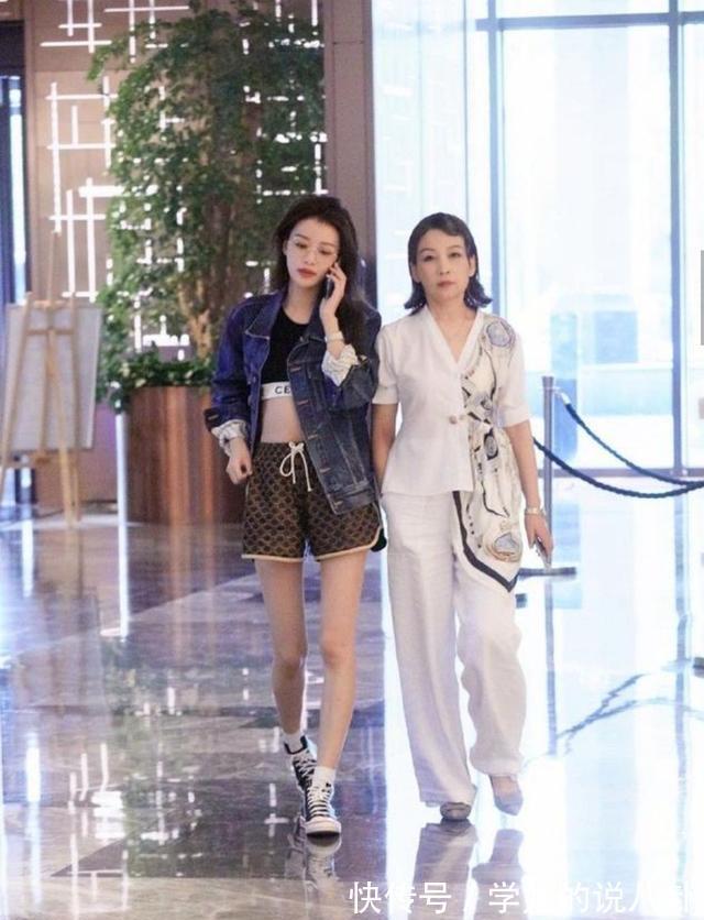 董子健|时尚穿搭,短裤短袖已是夏季的基本配备,抚平人们躁动的内心