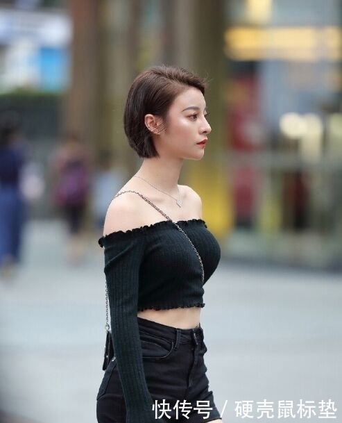 颜色|夏季清凉搭配有妙招,短款上衣显风采,时尚界优秀选择