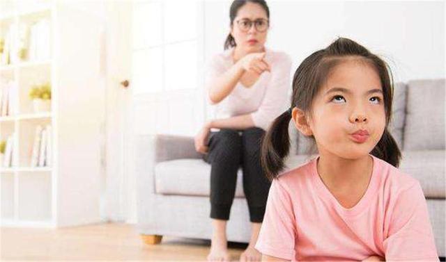 孩子|“暴脾气宝宝”火了,刚出生就把美女护士口罩扯下,网友:真记仇