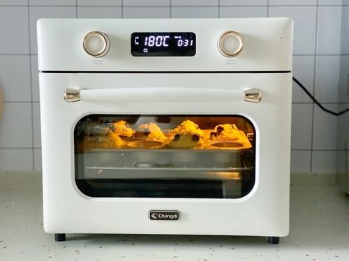 美味|10分钟搞定,爆浆蓝莓麦芬蛋糕,外酥里软又美味,秒杀蛋糕店