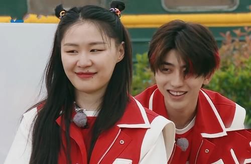 张彬彬|选一个人拍偶像剧？金靖放弃张彬彬选了何洛洛，给的理由很真实