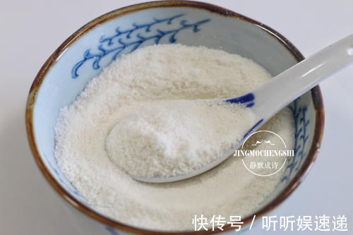 家乡美食黄米面油炸糕,每年过年前都炸一大盆,外酥里嫩吃不够