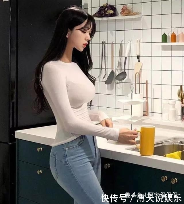 气质 打底衫穿出小清新的气质,搭配上牛仔裤尽显潮流风范