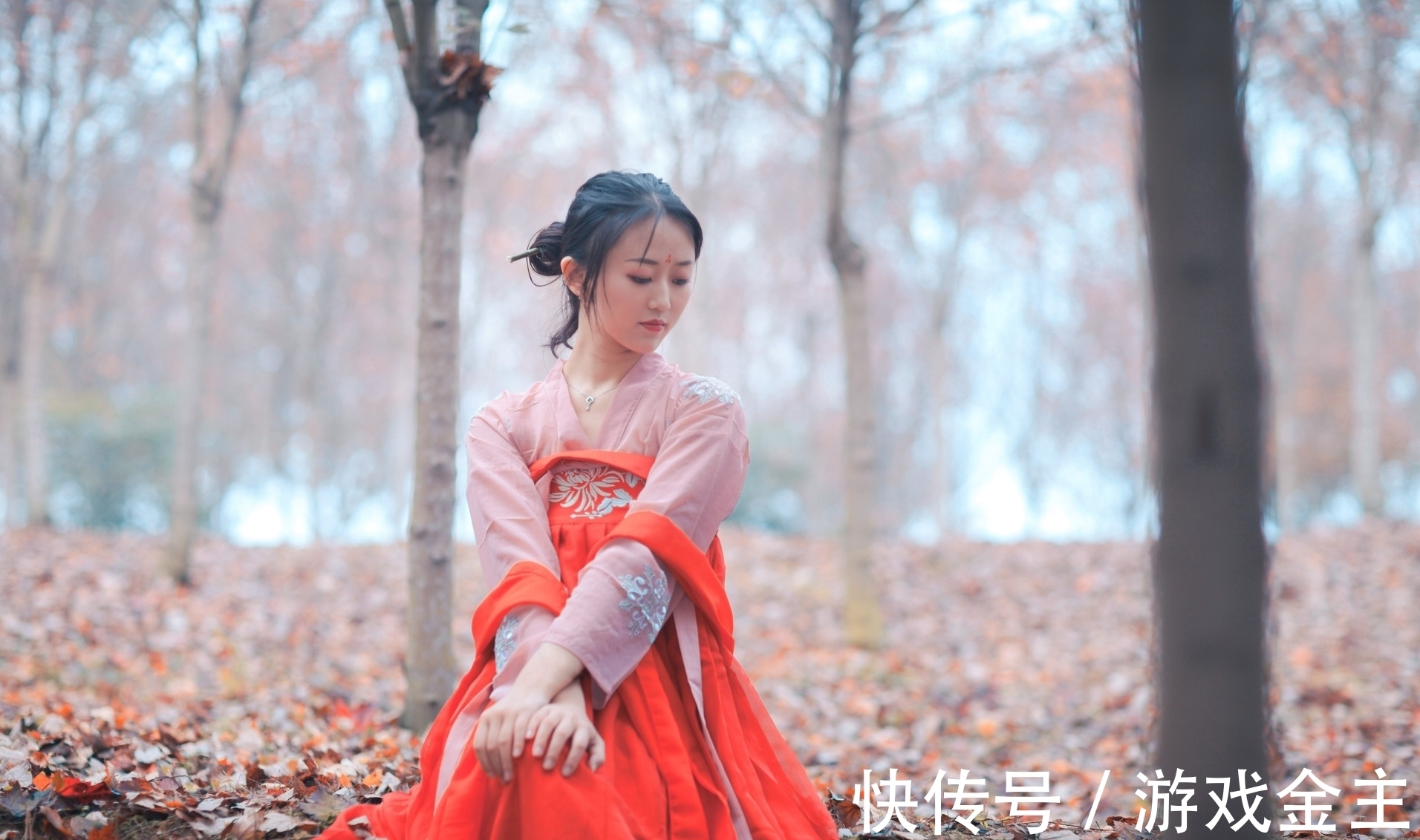 乡书@飘蓬已恨乡书少。那堪浊酒又浇愁,空庭明月来相照