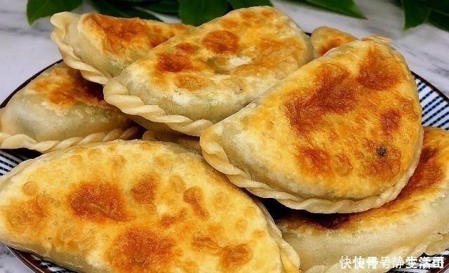 饺子皮|不和面不揉面，外酥里嫩，皮薄馅大香味浓郁，早餐吃比油条包子好