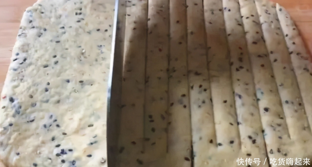 面食又出新做法,比花卷好吃,10分钟出锅30天不会坏