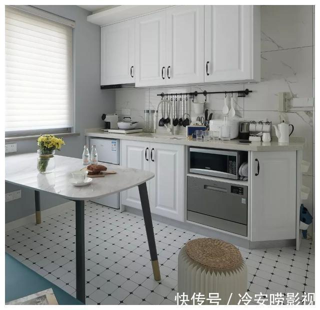 改造|50㎡一居改两居，学会平移三个室内门，这样的改造简单又实用！