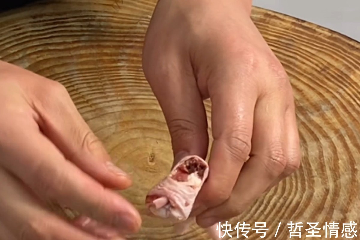 红油|泰式柠檬去骨鸡爪的简单做法，30元的成本，做出两百元的美食