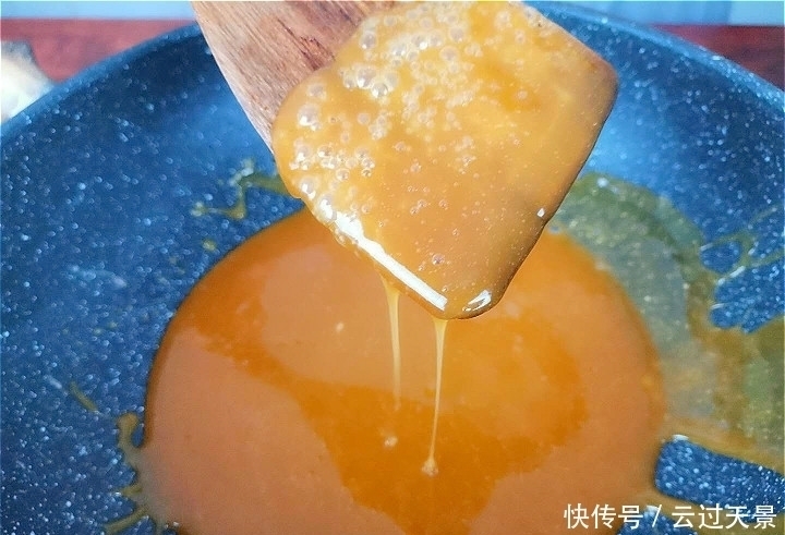 油炒糖|红薯别再煲粥了,教你新做法,一次3个不够吃,用来哄孩子最合适