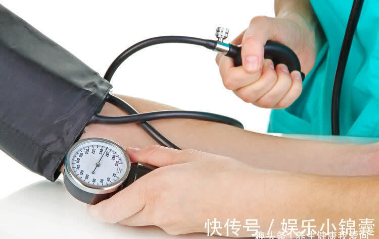 血管狭窄|电子血压计测量血压，是左手还是右手？这些测量小窍门要知道