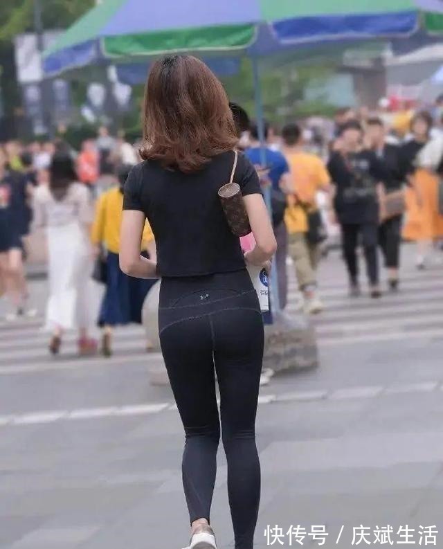 搭配 时髦美丽的瑜伽裤穿搭尽显青春姿态,拉伸身材曲线,帅气随性!