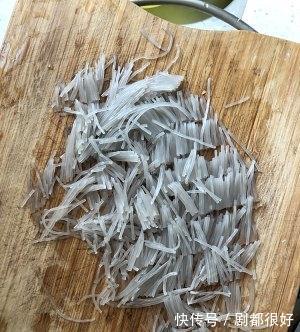 家常鸡蛋菜谱,粉条炒鸡蛋,简单美味营养,吃不够,超下饭