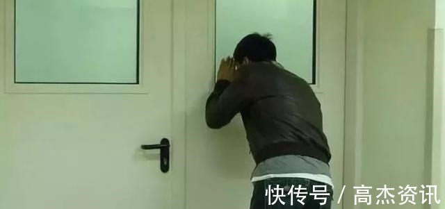 宝妈|孩子出生后爸爸迫不及待地晒娃,宝妈看完朋友圈:麻药过了就揍你