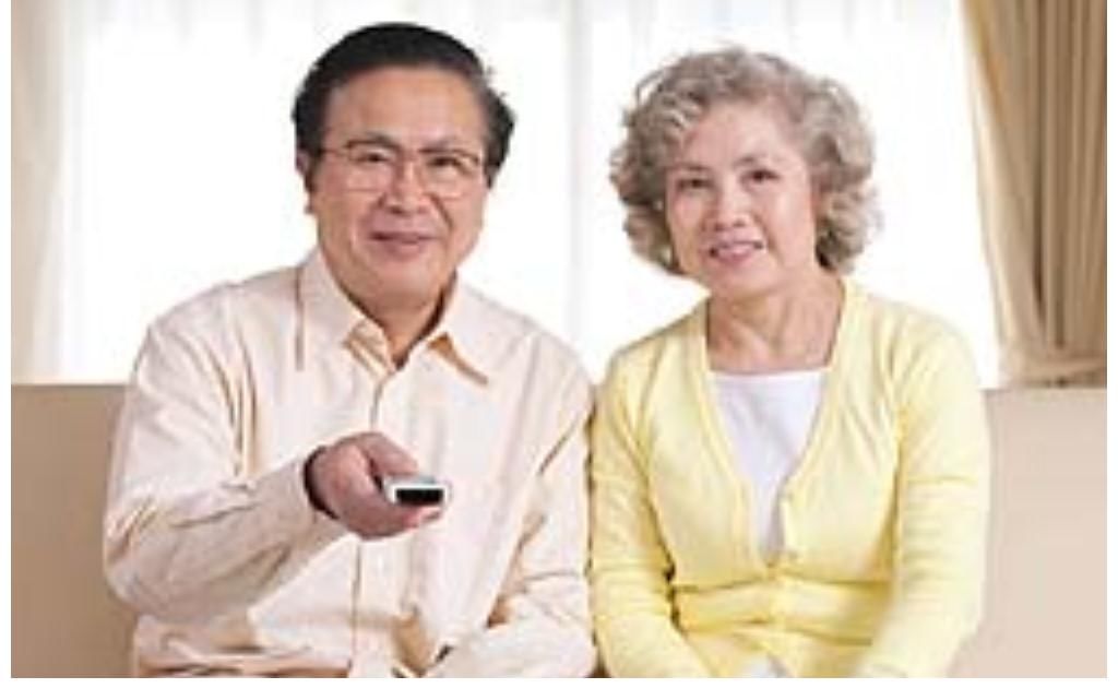 羊奶粉|坚果是骨质疏松的“加速器”?提醒父母:3种食物,或许也该少吃