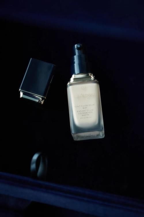 可以推荐一些实用的大牌化妆品吗？