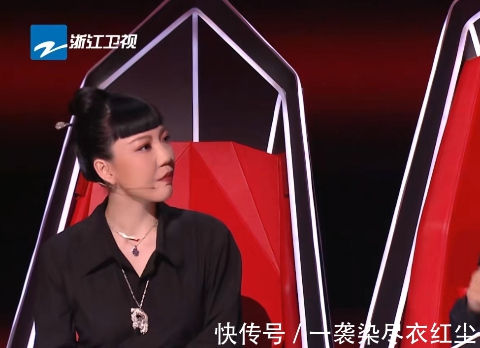 导师|中国好声音:小导师表现各不同,黄霄云存在感较低,张碧晨很自然
