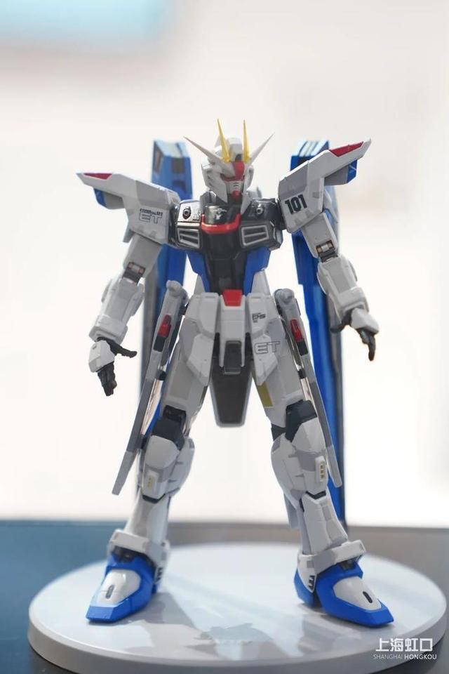 小虹|动漫迷冲鸭!万代潮玩食玩快闪店上海首发站等你来→