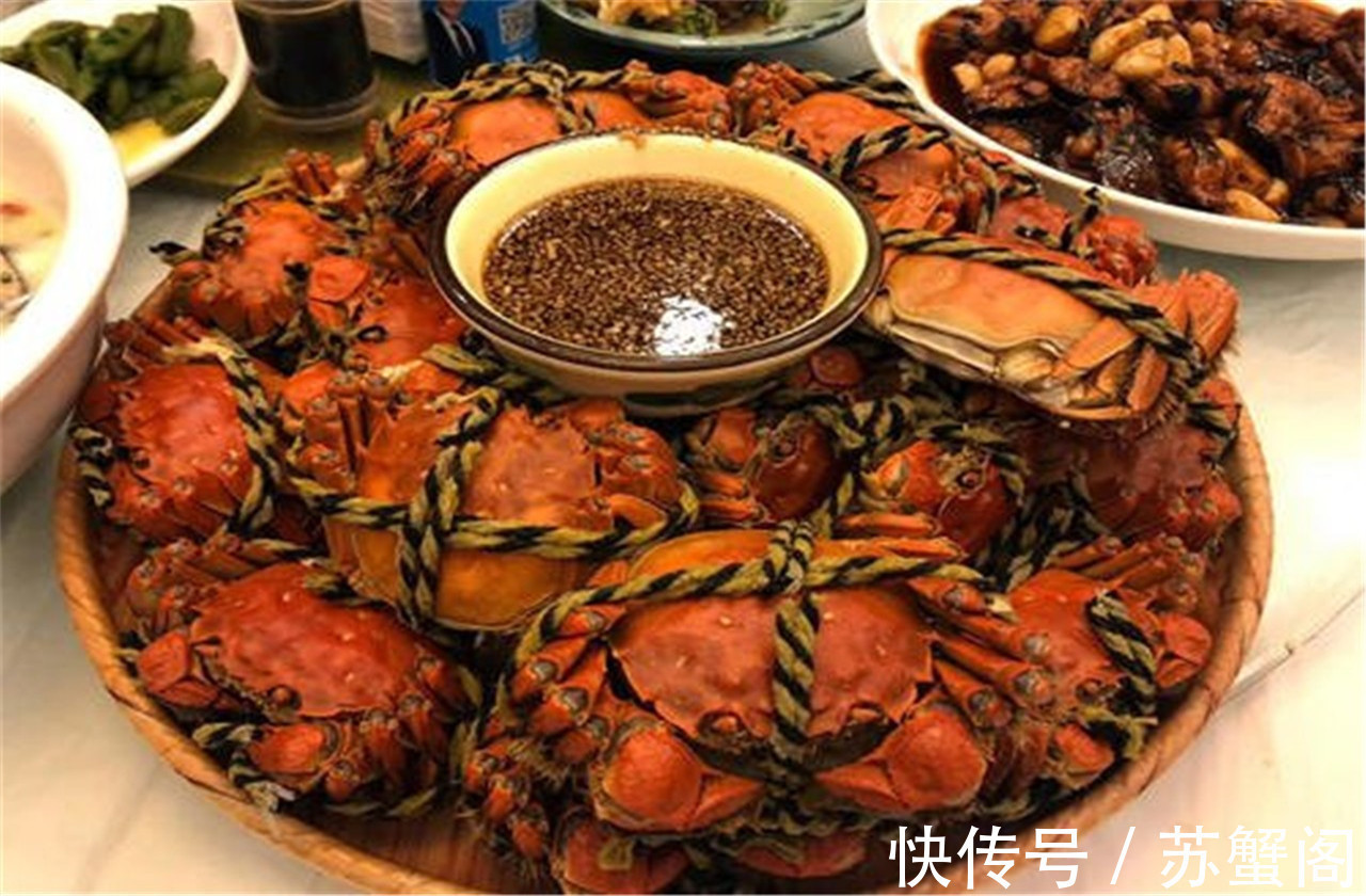 蒸螃蟹时，用热水还是冷水？许多人做错，难怪蟹黄外流，腿掉一锅