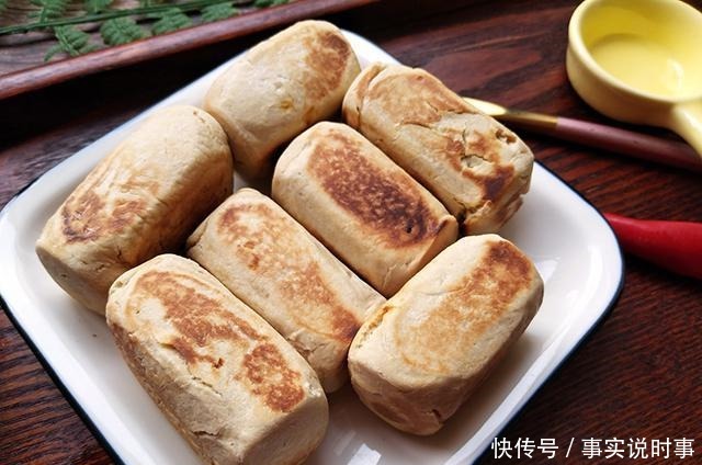 春天最该吃的小点心,不用烤箱直接烙,又酥又甜,我家隔三差五做