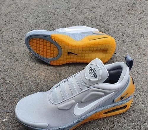 低帮版NikeMAG 简直就是低帮版NikeMAG全新自动系带还有新配色