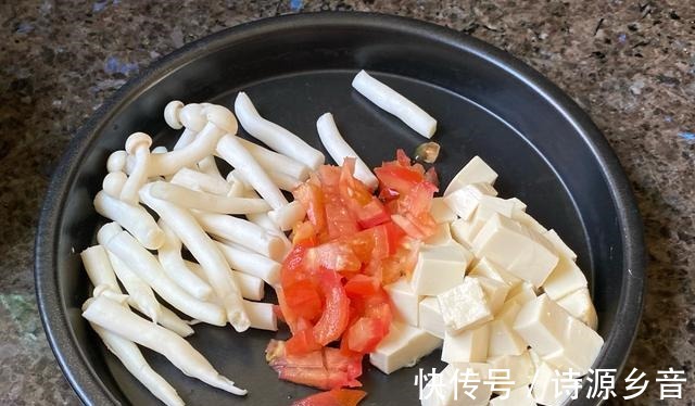 好喝|入秋后,天气干燥多给家人喝这道汤,做法简单营养全面,好喝不贵!