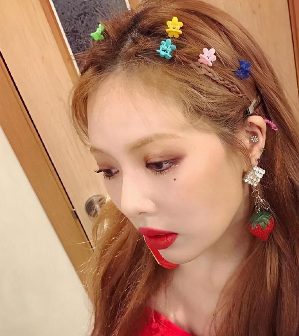  发饰|别戴烂大街的蝴蝶结了，脸大头发少的选这3种发饰，谁戴谁显瘦