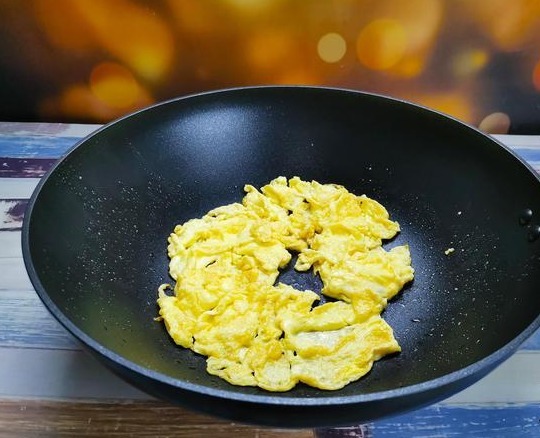 小炒|餐桌上的天然杀菌菜，1斤不到1块，入秋要多做给家人吃