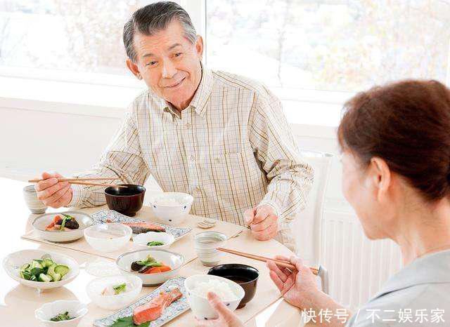  受益匪浅|怎样做才算科学养生？百岁长寿老人给出的5个建议，让你受益匪浅