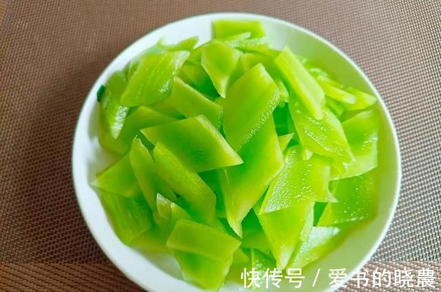 腊肉怎么腌制才好吃第1步不是抹盐,记住3个窍门,腊肉越放越香!