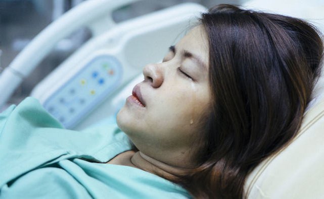 镇痛|一个哇哇大叫、一个刷手机,有时麻药也不是万能的,也得看心情