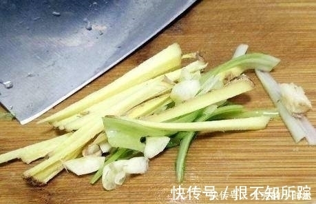 红椒|既是菜也是水果，维C是黄瓜的3倍，才2元一斤，孩子常吃提高智力